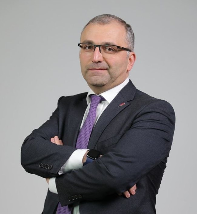 Artavazd Taroyan, Directeur de la Gestion des PME chez Fast Bank