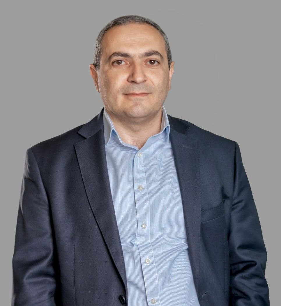 Karin sahakyan, Responsable de la Cellule Informatique chez Fast Bank